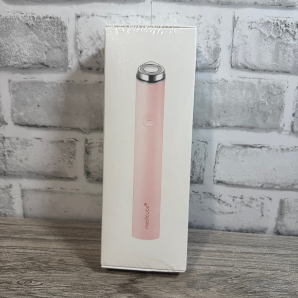 medicube AGE R Mini Booster Pro Pink Glow Booster Facial Device NEW SEALED BOX - Picture 2 of 8